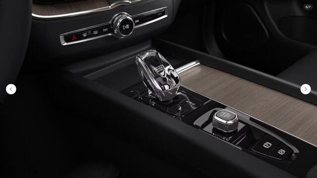 Volvo XC60 T8 Plug-in hybrid Ultra Dark | FACELIFT | Luchtvering | Bowers & Wilkins | Massagefunctie | Gelamineerde Zijruiten | 22 Inch