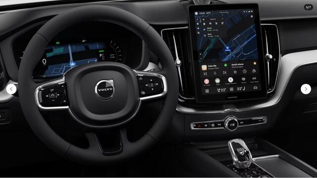 Volvo XC60 B5 AWD Plus Black Edition | FACELIFT | Luchtvering | Bowers&Wilkins | Head-Up | Panoramadak | 360 Camera | Trekhaak | 21 Inch