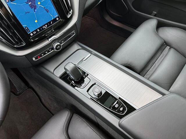 Volvo XC60 2.0 T8 AWD U. Dark