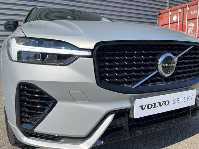 Volvo XC60 2.0 T6 Plug-in hybrid AWD Plus Dark / Trekhaak inklapbaar / elektr. voorstoelen met geheugen / stoelverw. voor & achter /