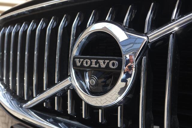 Volvo XC60 D4 AWD Inscription l ACC l Pano l Trekhaak l 360 camera l Luchtvering