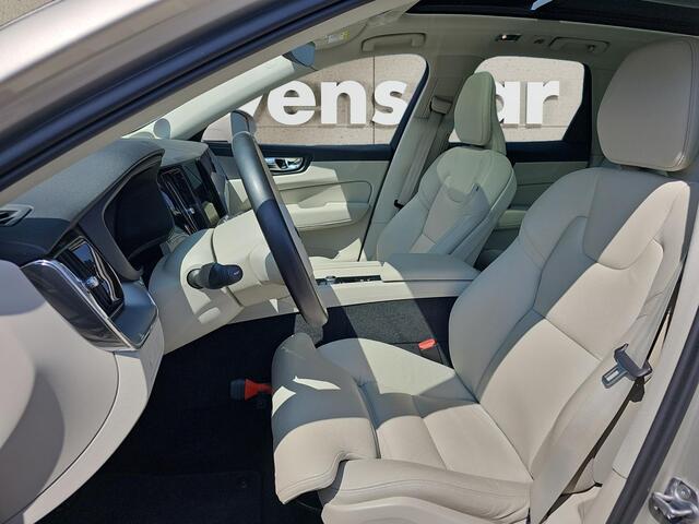 Volvo XC60 2.0 Recharge T6 AWD Business Pro | Trekhaak | Stoelverwarming | Panoramadak | Lederen bekleding |