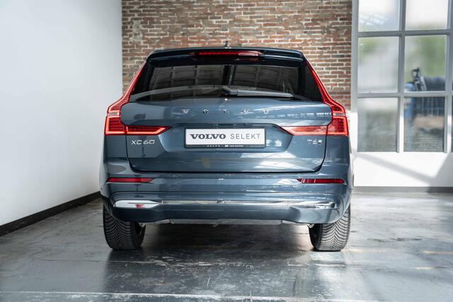 Volvo XC60 T6 Plug-in hybrid AWD Plus Bright | 4-seizoenenbanden | Google infotainment | 360° Parkeercamera | Harman Kardon premium audio | Semi Electrische trekhaak | Panoramadak | Parkeersensoren voor + achter | Longe Range | Electrische bedienbare voorstoelen met