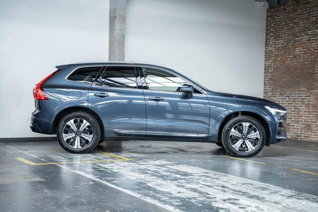 Volvo XC60 T6 Plug-in hybrid AWD Plus Bright | 4-seizoenenbanden | Google infotainment | 360° Parkeercamera | Harman Kardon premium audio | Semi Electrische trekhaak | Panoramadak | Parkeersensoren voor + achter | Longe Range | Electrische bedienbare voorstoelen met