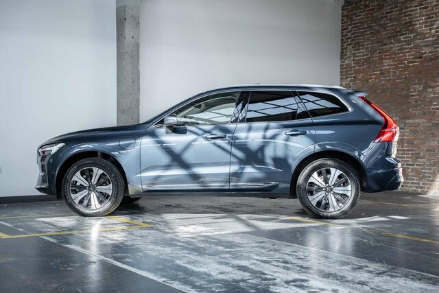 Volvo XC60 T6 Plug-in hybrid AWD Plus Bright | 4-seizoenenbanden | Google infotainment | 360° Parkeercamera | Harman Kardon premium audio | Semi Electrische trekhaak | Panoramadak | Parkeersensoren voor + achter | Longe Range | Electrische bedienbare voorstoelen met