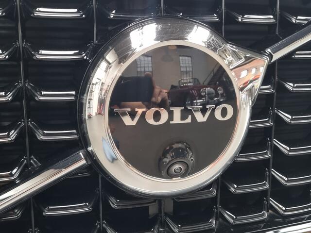 Volvo XC60 2.0 T6 Plug-in hybrid AWD Plus Dark PANO / 360 CAMERA / LEER / STUUR EN STOELVERWARMING