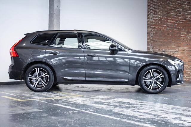 Volvo XC60 Recharge T6 Automaat AWD R-Design | Longe Range | Head-up display | 360° parkeercamera | Parkeerverwarming | Luchtvering | Adaptive cruise control | Harman Kardon premium audio | Stoelverwarming | Stuurverwarming | Semi Elektrische trekhaak