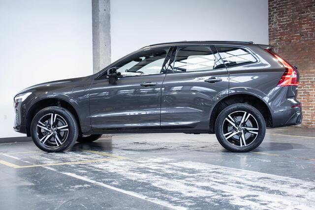 Volvo XC60 Recharge T6 Automaat AWD R-Design | Longe Range | Head-up display | 360° parkeercamera | Parkeerverwarming | Luchtvering | Adaptive cruise control | Harman Kardon premium audio | Stoelverwarming | Stuurverwarming | Semi Elektrische trekhaak