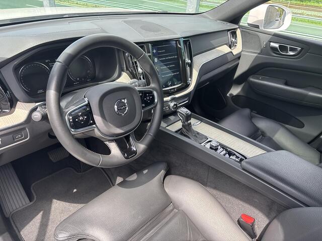Volvo XC60 2.0 T4 Inscription Automaat, Panoramadak, Leder, Driver assist, BLIS, Adaptive cruise, Pilot assist, Stoelverwarming, Harman Kardon audio, Elektrische achterklep