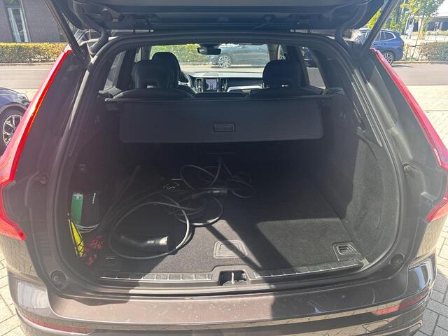 Volvo XC60 2.0 T8 Plug-in hybrid AWD R-Design | Facelift | Harman Kardon | 360 Camera | Adaptieve Cruise Control | Panoramadak | BLIS |