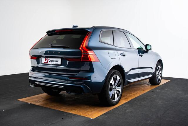 Volvo XC60 2.0 T6 Plug-in hybrid AWD Plus Dark Trekhaak - Panoramadak - Stoelverwarming voor/achter - Stuurwielverwarming - Cruisecontrolsysteem - Harman Kardon - Standkachel met timer - Getinte Ruiten -