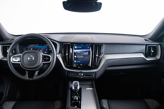 Volvo XC60 2.0 T6 Plug-in hybrid AWD Plus Dark Trekhaak - Panoramadak - Stoelverwarming voor/achter - Stuurwielverwarming - Cruisecontrolsysteem - Harman Kardon - Standkachel met timer - Getinte Ruiten -
