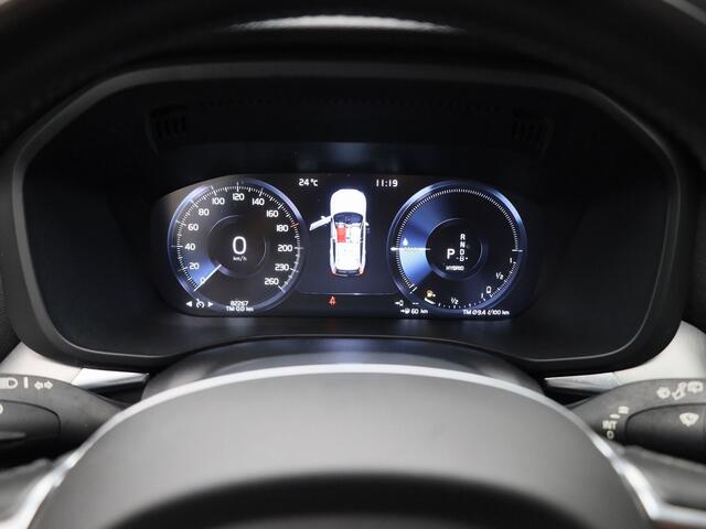 Volvo XC60 2.0 Recharge T6 AWD Business Pro | PANO | CAMERA | KEYLESS | STOEL- EN STUURVERW.
