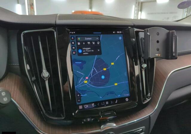 Volvo XC60 2.0 T8 Plug-in hybrid AWD Ultimate Bright | 455PK | Long Range| Trekhaak | Luchtvering | 360° Camera | Massage | Stoel koeling | Stoel + Stuur verwarming | HUD | VOL