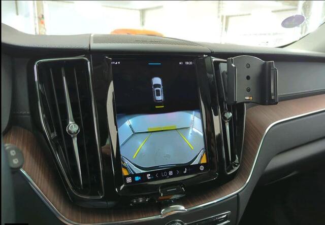 Volvo XC60 2.0 T8 Plug-in hybrid AWD Ultimate Bright | 455PK | Long Range| Trekhaak | Luchtvering | 360° Camera | Massage | Stoel koeling | Stoel + Stuur verwarming | HUD | VOL