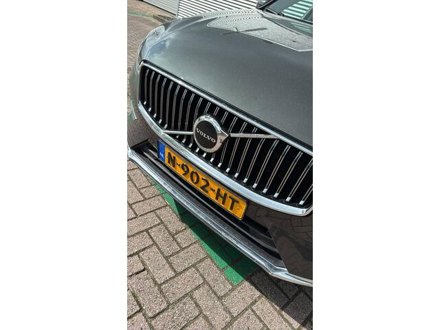 Volvo XC60 2.0 T6 AWD 250kW/340pk Aut8 AWD Inscription Exclusive Facelift HARMAN/KARDON + PANORAMADAK + EL.TREKHAAK + HEAD-UP + ADAPT.CRUISE + PILOT ASSIST + STOEL-&STUURVERWARMING + CAMERA + PD-GLASS + KEYLESS ENTRY&GO + PARKSENSOREN + 19" LM-VELGEN!!