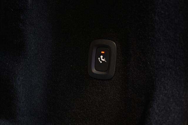 Volvo XC60 2.0 D4 ? ADAP.CRUISE ? WEG.TREKHAAK ? LEDER ? APP CONNECT ? CAMERA ? NAVI