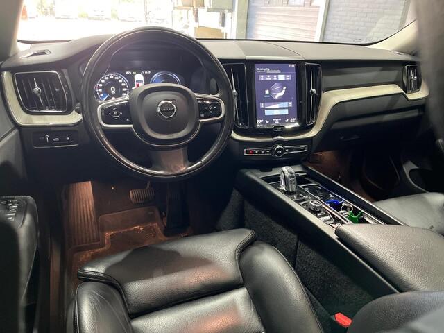 Volvo XC60 T8 Twin Engine Inscription | Luchtvering | ACC | Trekhaak | Panoramadak | BLIS | Stoel+Stuurverwarming