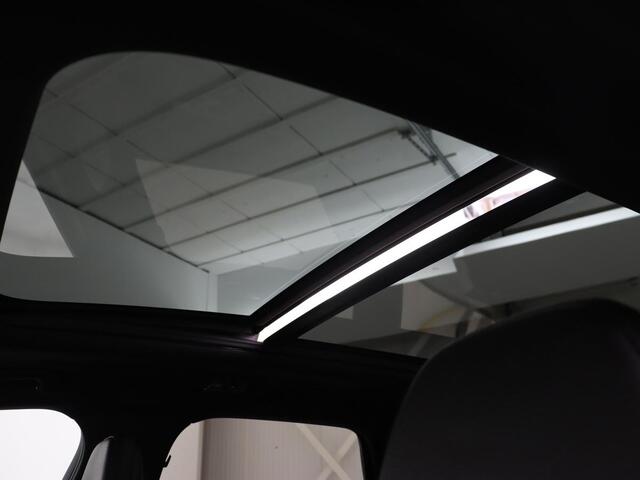 Volvo XC60 2.0 Recharge T8 AWD R-Design | Panoramadak | Head-Up | Trekhaak | 360 Camera | Leder | Stoelverwarming | Harman/Kardon | Carplay | Achterbankverwarming | Digital Cockpit | Full LED