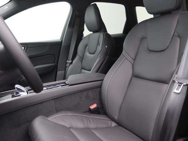 Volvo XC60 2.0 T6 Plug-in hybrid AWD Plus Black Edition Trekhaak inklapbaar, Panoramadak, 22" velgen, Getint Glas, Nappa Leder, 360 Camera, Elek. stoelen, Stoelverwarming, Keyless, Dodehoek Detectie, LED koplampen