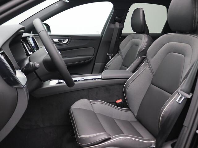 Volvo XC60 2.0 T6 Plug-in hybrid AWD Plus Black Edition Trekhaak inklapbaar, Panoramadak, 22" velgen, Getint Glas, Nappa Leder, 360 Camera, Elek. stoelen, Stoelverwarming, Keyless, Dodehoek Detectie, LED koplampen