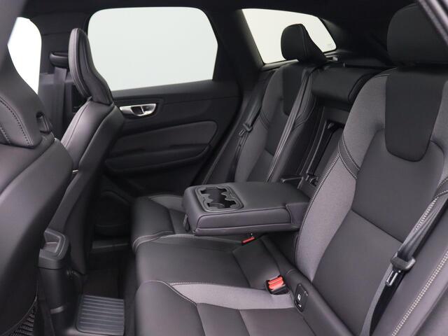 Volvo XC60 2.0 T6 Plug-in hybrid AWD Plus Black Edition Trekhaak inklapbaar, Panoramadak, 22" velgen, Getint Glas, Nappa Leder, 360 Camera, Elek. stoelen, Stoelverwarming, Keyless, Dodehoek Detectie, LED koplampen