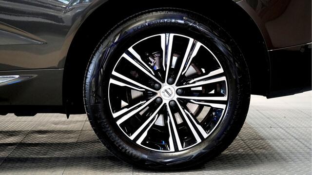 Volvo XC60 2.0 T8 AWD 287kW/390pk Aut8 Recharge Inscription Excl. Facelift! HARMAN/KARDON + PANORAMADAK + EL.TREKHAAK + HEAD-UP + ADAPT.CRUISE + STOELVERWARMING&-VENTILATIE + 360 CAMERA + PD-GLASS + GOOGLE DASH + KEYLESS ENTRY&GO + PARKSENSOREN + 19" LM-VELGEN!!