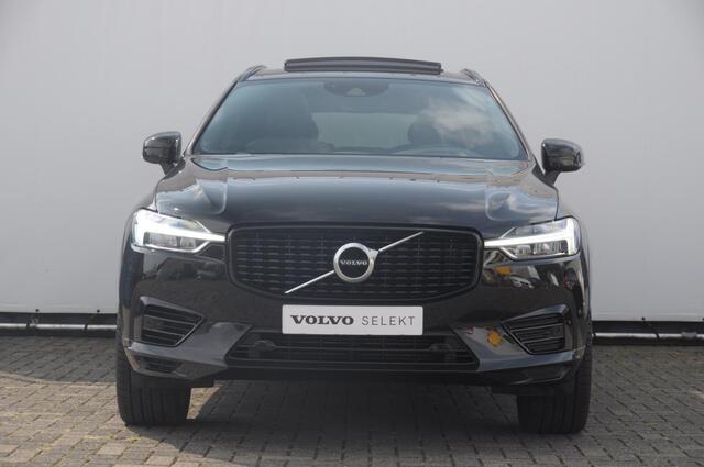 Volvo XC60 T6 340PK Automaat Recharge AWD R-Design / Cruise control / Harman Kardon Audio / Elektrische achterklep / Apple carplay / parkeersensoren met camera / Elektrische stoelen / Panoramadak / Sportstoelen / Stoel - en stuurwielverwarming / Keyless entry