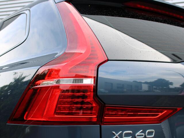 Volvo XC60 2.0 T6 Plug-in hybrid AWD Plus Dark / Trekhaak / Adaptive Cruise / Panoramadak / Leder / Elektrische Stoelen / Verwarmbare voor- en achterstoelen + Stuur / BLIS / Keyless / 21 Inch /