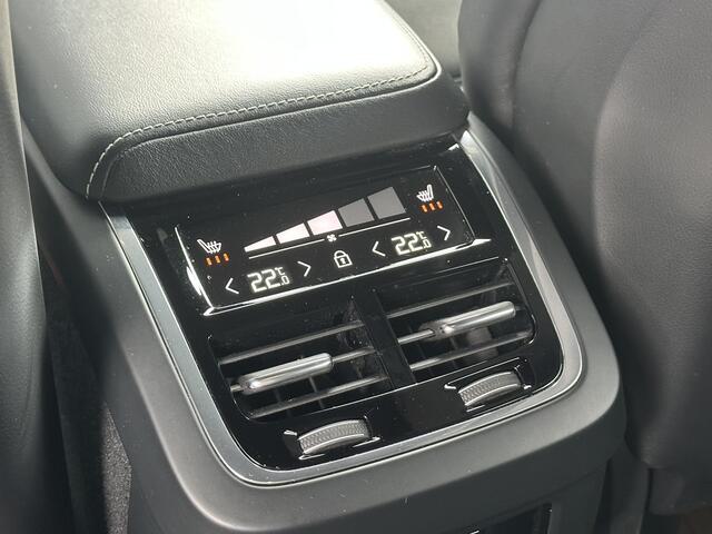 Volvo XC60 2.0 T5 AWD R-Design intellisafe/park assist/winterline/scandinavian line/ businesspack connect/extra getint glas