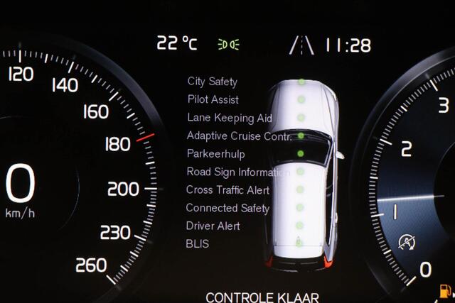 Volvo XC60 2.0 B5 Momentum Exclusive | LIGHTNING PACK | PANORAMADAK | LEDER | 360 CAMERA