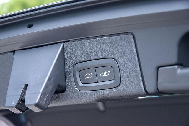 Volvo XC60 2.0 T5 AWD INSCRIPTION / PANO / 360 CAMERA