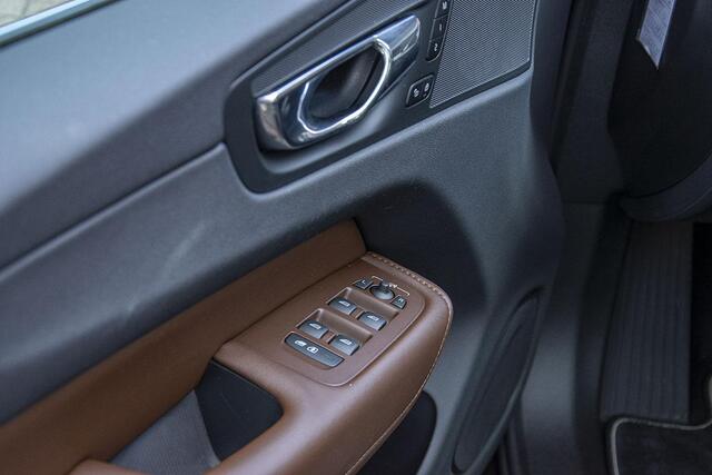 Volvo XC60 2.0 T5 AWD INSCRIPTION / PANO / 360 CAMERA