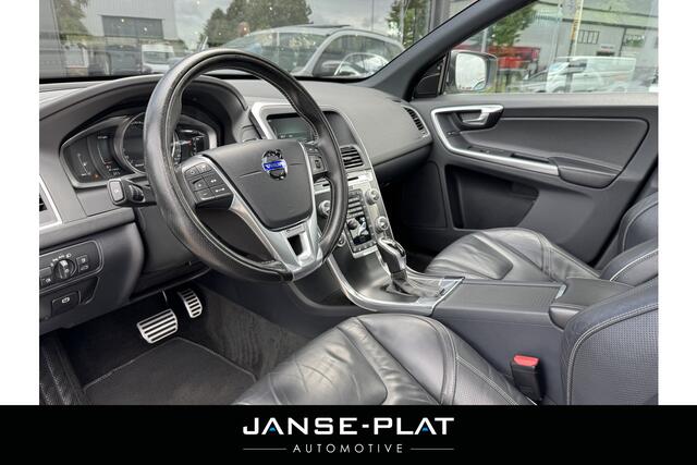 Volvo XC60 2.0 T5 FWD Nordic+ Pano | R-Design | Afn. Trekhaak | Wit-metallic |