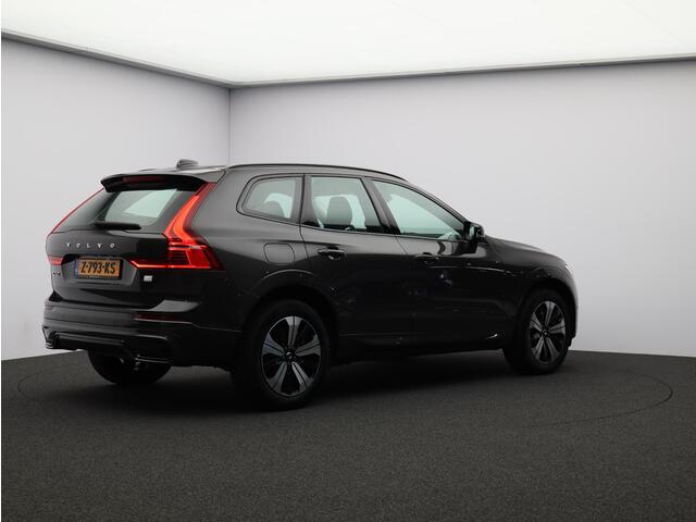 Volvo XC60 2.0 T6 Plug-in hybrid AWD Plus Dark / Trekhaak / Pano. dak / Stoel- + stuurwielverwarming / 360 camera / Elek. verstelbare stoelen / Achterbankverwarming / BLIS / Pilot assist