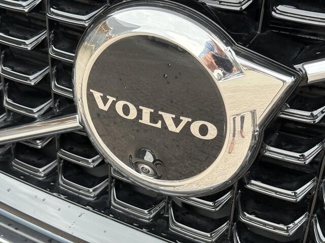Volvo XC60 2.0 T6 Plug-in hybrid AWD Ultimate Dark | Bowers & Wilkins High end audio | Trekhaak | Luchtvering | Stoel/Stuur verwarming | Pilot assist | 360° camera | Adaptieve cruise | Pilot assist |
