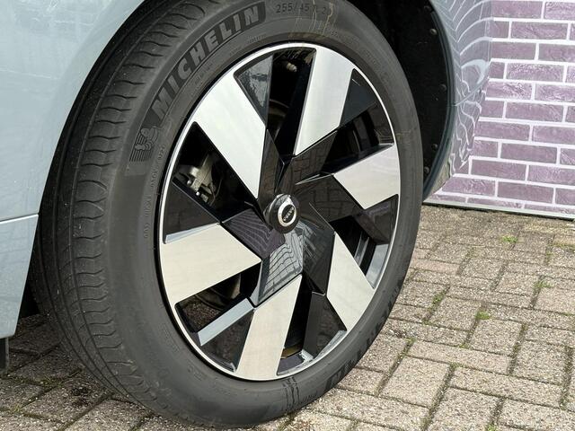 Volvo XC60 2.0 T6 Plug-in hybrid AWD Ultimate Dark | Bowers & Wilkins High end audio | Trekhaak | Luchtvering | Stoel/Stuur verwarming | Pilot assist | 360° camera | Adaptieve cruise | Pilot assist |