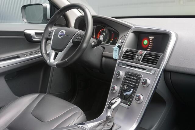 Volvo XC60 2.0 D4 Automaat FWD Polar+ | Origineel NL | Panoramadak | Camera | Leder | Trekhaak |