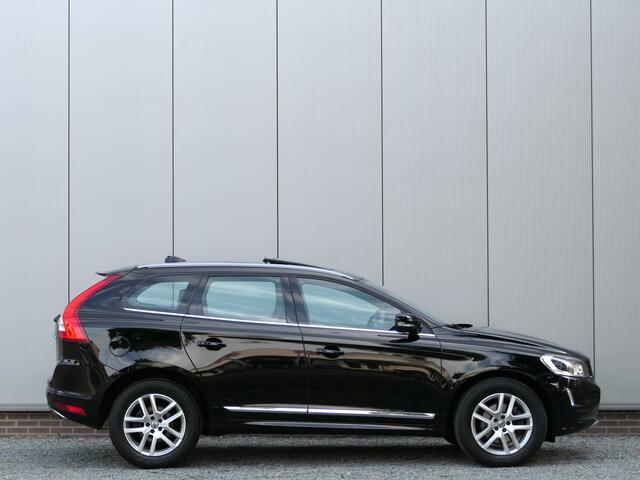 Volvo XC60 T5 AUT AWD Polar+ 12 MND garantie / Panoramadak / Trekhaak / Parkeercamera / Xenon