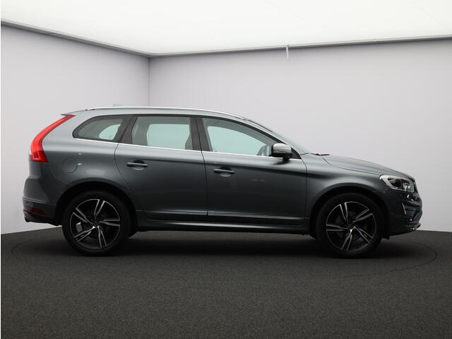 Volvo XC60 T5 FWD R-Design Nordic+ Sport / Standkachel / Schuifdak / Harman Kardon / Dealer onderhouden / Bestuurdersstoel met geheugen / DAB / Leder / 20" / Stoel en stuurverwarming /