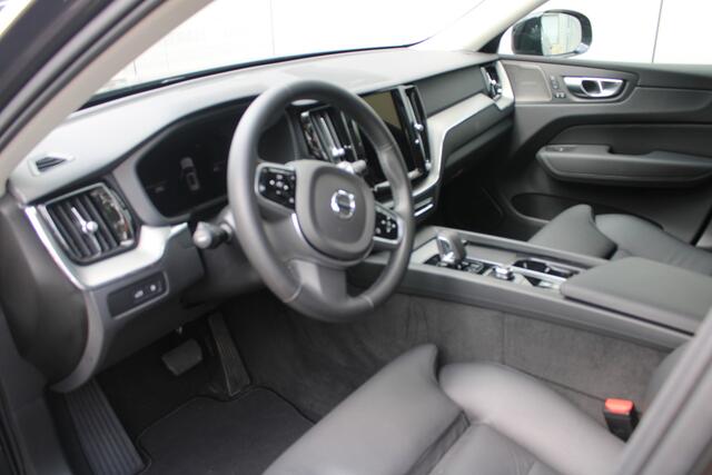Volvo XC60 T6 Plug-in hybrid AWD Plus Dark | Trekhaak | 360 graden camera | Harman Kardon
