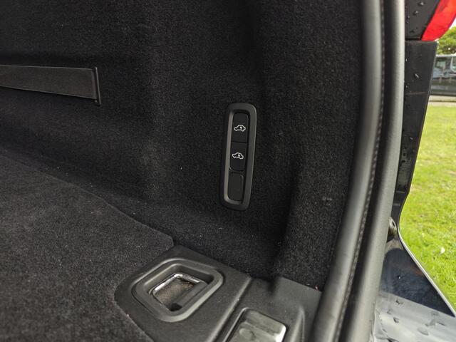 Volvo XC60 T8 Twin Engine AWD Inscription | Rijklaarprijs | Luchtvering | Massage stoelen |