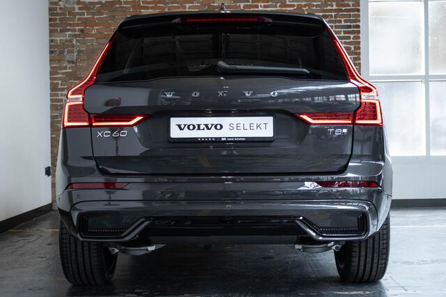 Volvo XC60 2.0 T8 Plug-in hybrid AWD Ultra Dark | Luchtvering | 455 PK Systeemvermogen | 21" Lichtmetalen Velgen | Semi-Elektrische Trekhaak 13-Polig | Head-Up Display | Harman Kardon Premium Audio | Google infotainment | Longe Range |