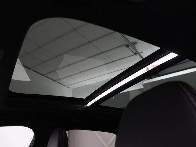 Volvo XC60 2.0 Recharge T6 AWD R-Design | Panoramadak | Stoel & stuurverwarming | Adaptive cruise | Camera | BLIS | Carplay | Half leder | Navigatie | 21'' lichtmetalen velgen | PHEV | Plug In