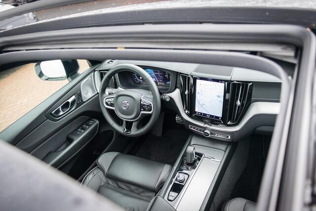 Volvo XC60 Recharge T8 AWD Polestar Engineered | Bowers & Wilkins audio | 360 camera | Adaptive cruise control | Voorruitverwarming | Elektrisch verstelbare voorstoelen | Stoel- en stuurverwarming |