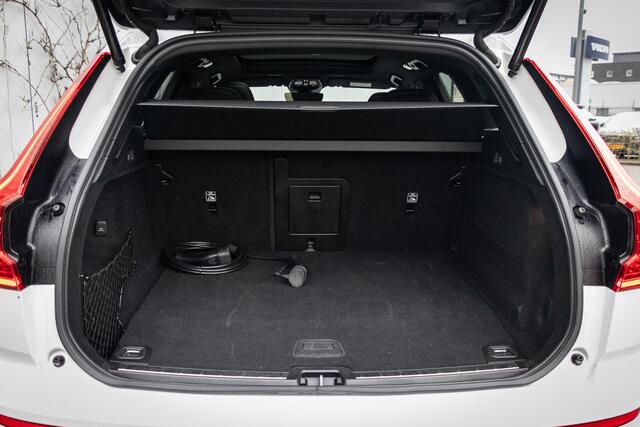 Volvo XC60 Recharge T8 AWD Polestar Engineered | Bowers & Wilkins audio | 360 camera | Adaptive cruise control | Voorruitverwarming | Elektrisch verstelbare voorstoelen | Stoel- en stuurverwarming |