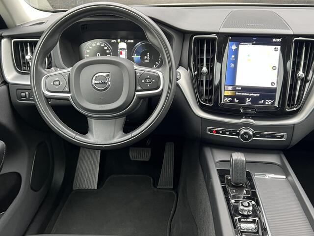 Volvo XC60 2.0 T6 Recharge 340 pk AWD Business Pro Panoramadak 20 Inch Velgen Navi 360 Camera Harman Kardon Carplay Bliss DAB Leder Stoel + Stuurverwarming