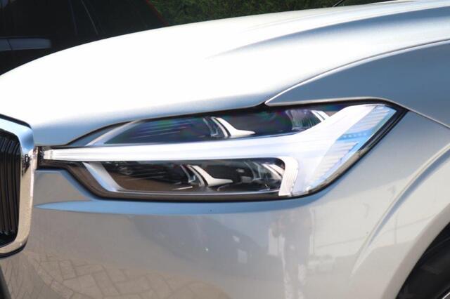 Volvo XC60 2.0 T8 Twin Engine AWD Momentum | Schuif/kanteldak | Trekhaak | Leder | Intellisafe Pro |