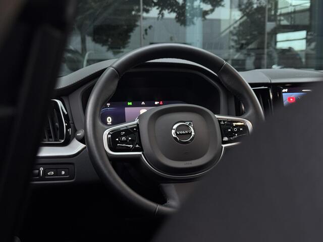 Volvo XC60 2.0 T6 Plug-in hybrid AWD Ultimate Bright Pano | Luchtvering | H&K
