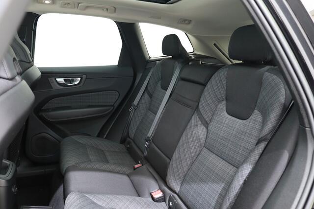 Volvo XC60 2.0 T6 RECHARGE 350PK AWD CORE BRIGHT AUT8 | Panoramadak | Climate Pack | Trekhaak
